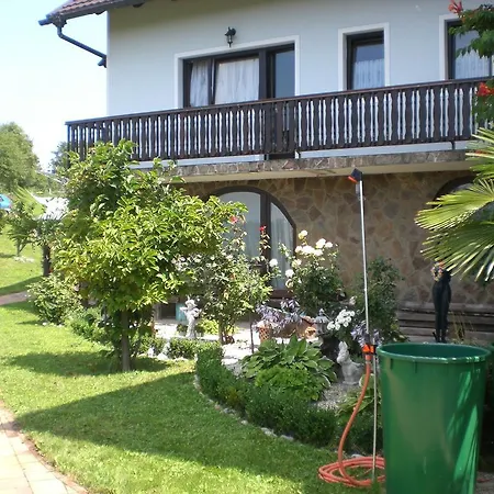 ホームステイ Hisa Korazija *