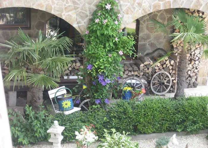 ホームステイ Hisa Korazija ロガシュカ・スラティナ