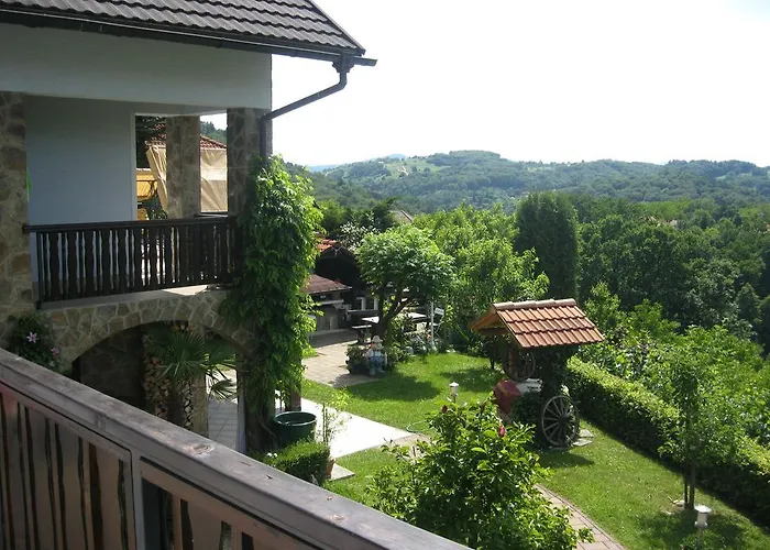 ホームステイ Hisa Korazija *